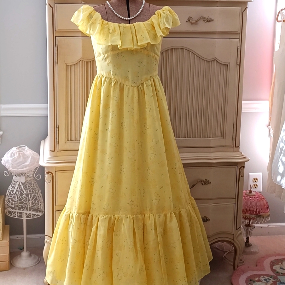 STUNNING 1970S VINTAGE YELLOW FLOCKED MAXI DRESS! - Picture 1 of 14